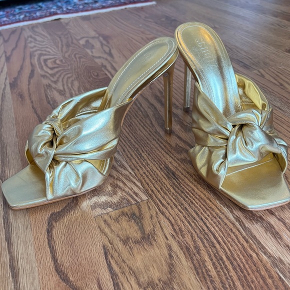 Schutz gold shoes - Picture 2 of 7